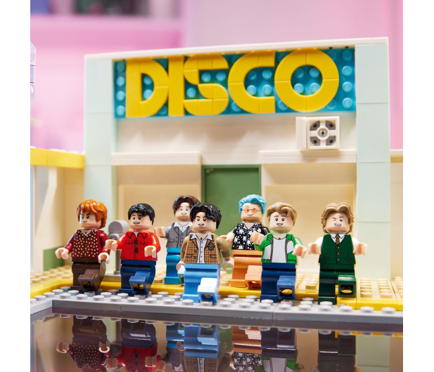 LEGO Ideas 21339 BTS Dynamite - 1144316 - zdjęcie 10